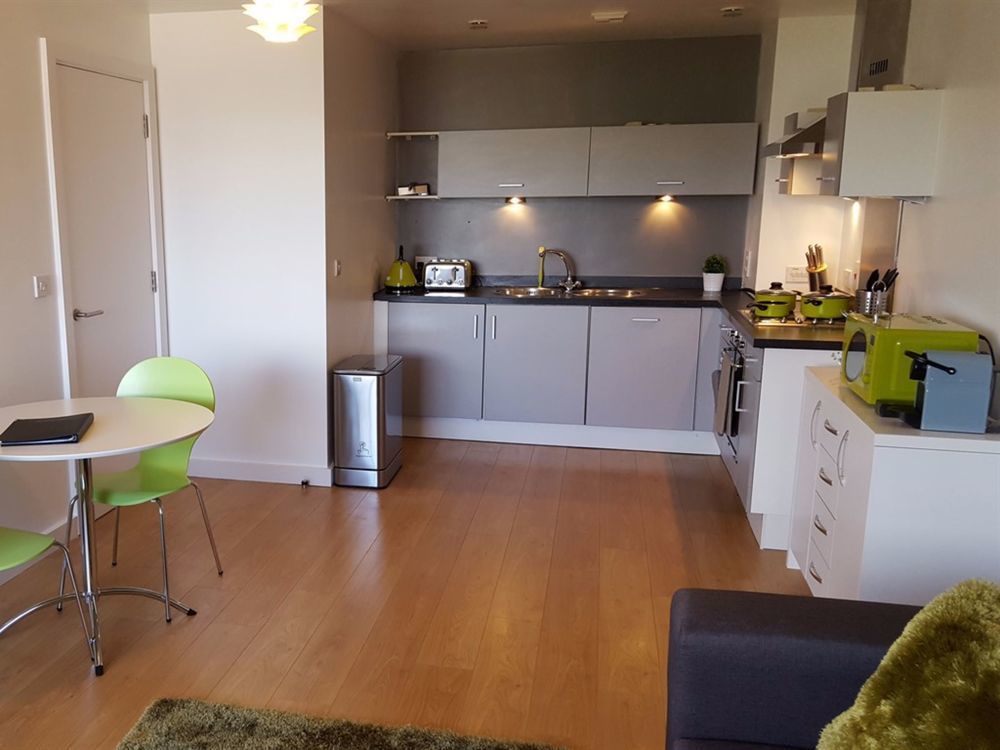 Inspired Apartments Salford  Luaran gambar