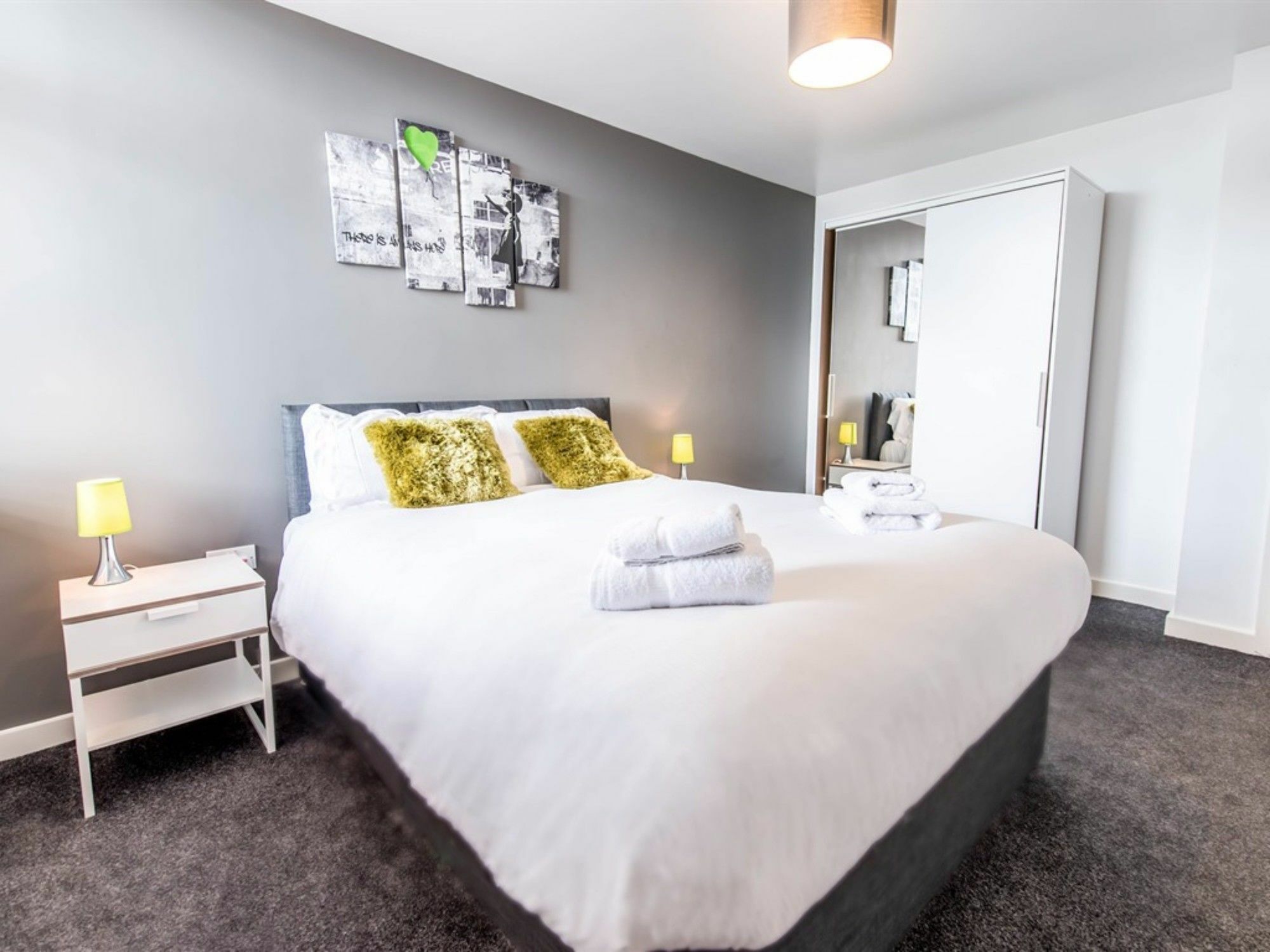 Inspired Apartments Salford  Luaran gambar